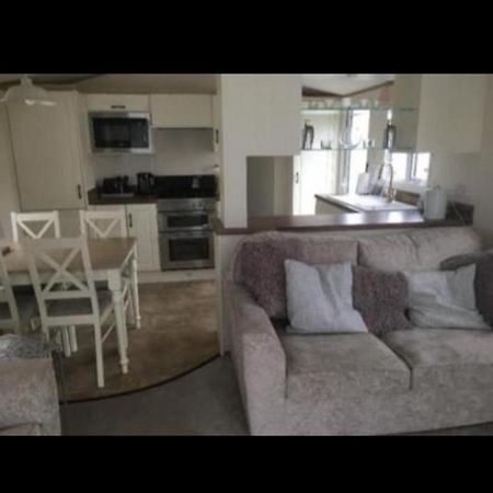 Caravan Chestnut Aparthotel Meliden Exterior photo